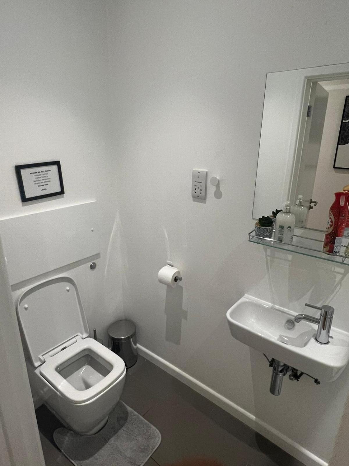 Tranquil 1 Bedroom Retreat In Piccadilly Vr4 ลอนดอน ภายนอก รูปภาพ